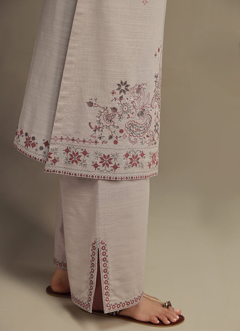 3-pc-khaddar-embroidered-suit