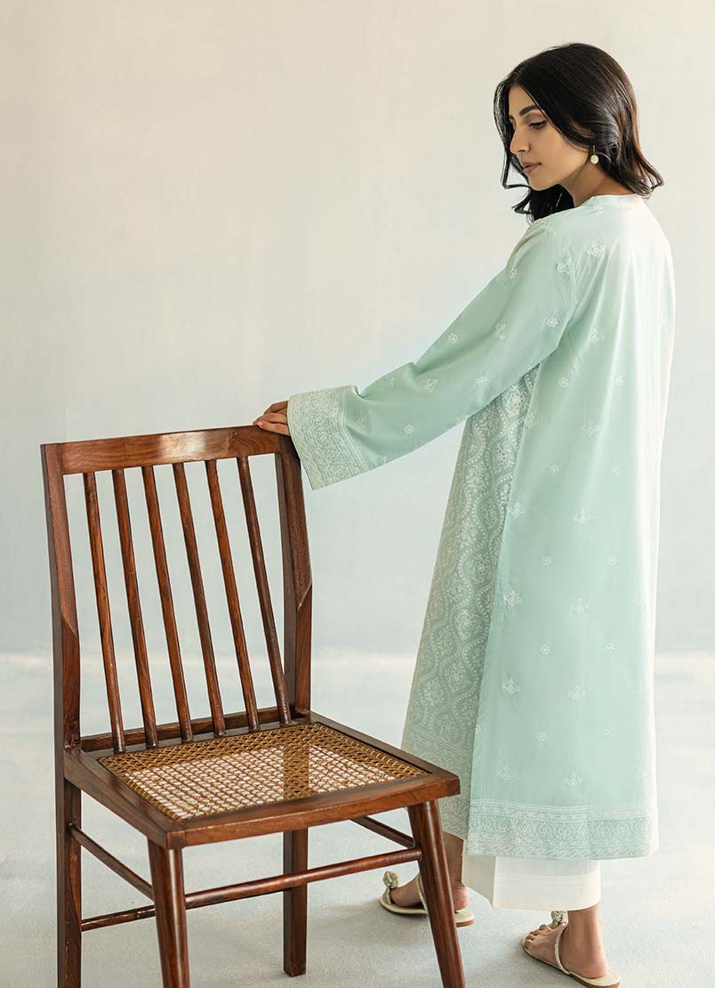 chikankari-embroidered-kurta