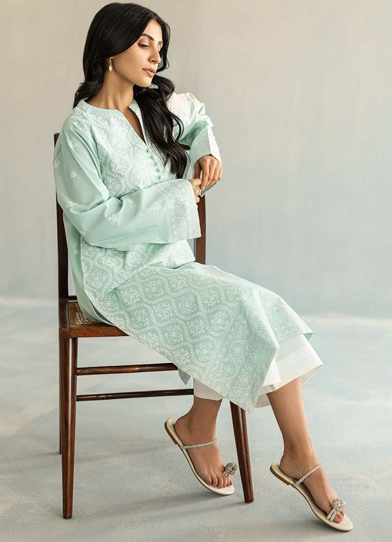 chikankari-embroidered-kurta