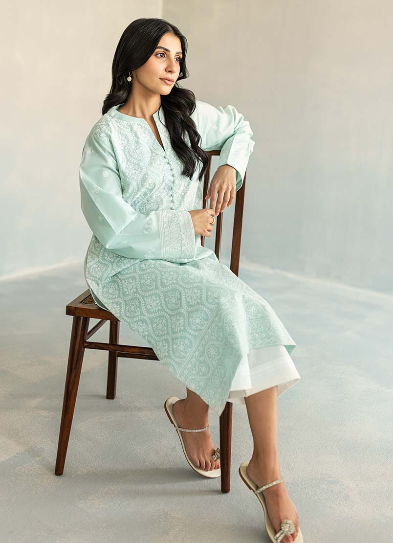 chikankari-embroidered-kurta