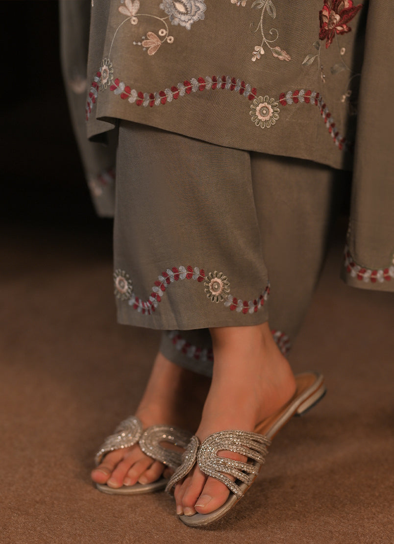 3-pc-embroidered-suit