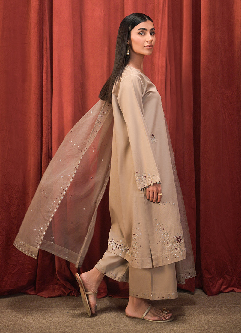 3-pc-embroidered-suit