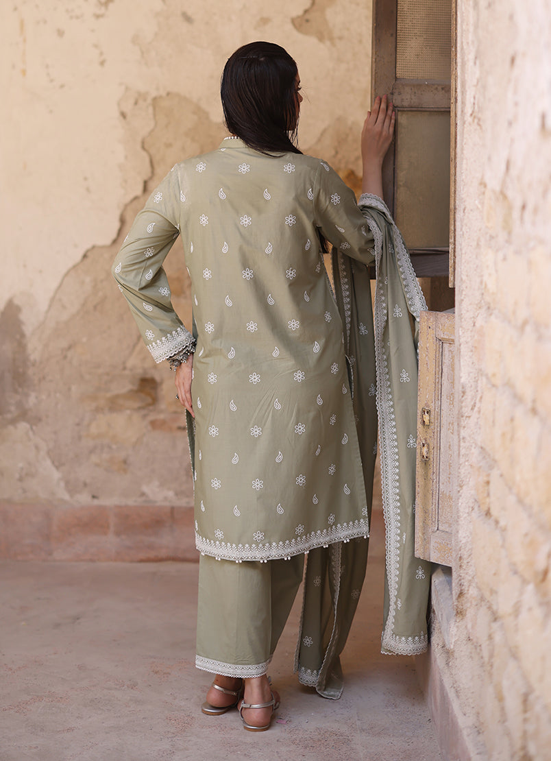 3-pc-embroidered-suit