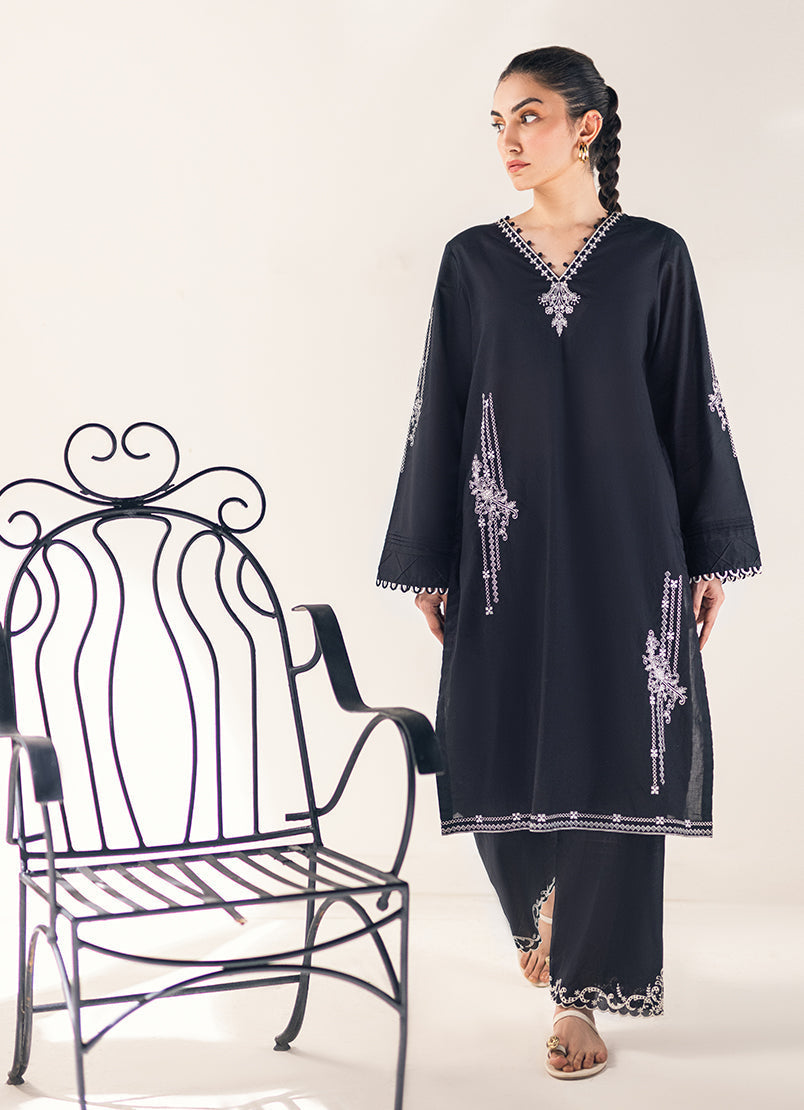 black-embroidered-kurta