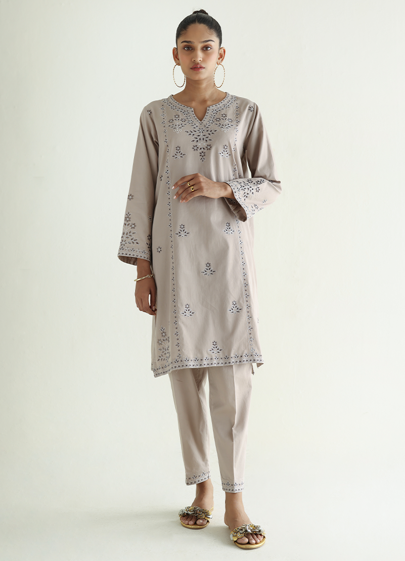 embroidered-kurta-set