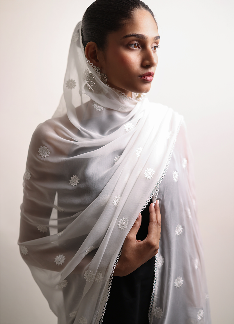 embroidered-dupatta-w-lace