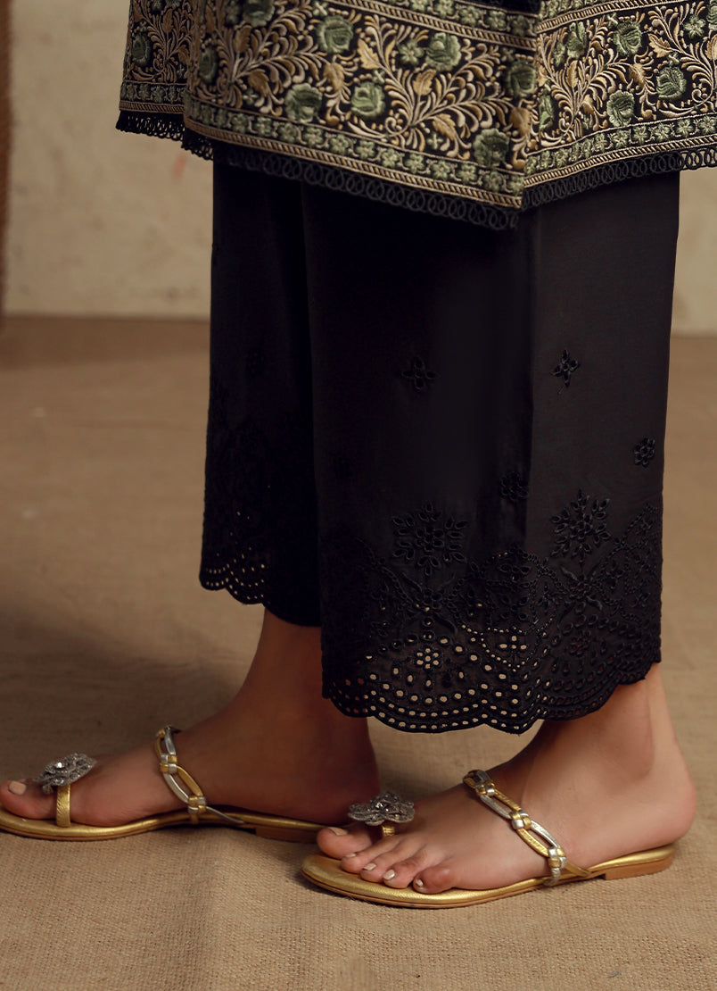 embroidered-izaar
